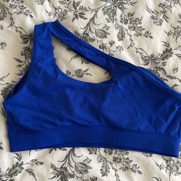 Sport bra activewear. Saina brand . Size L. Color red activer we have more color - Picture 9 of 11